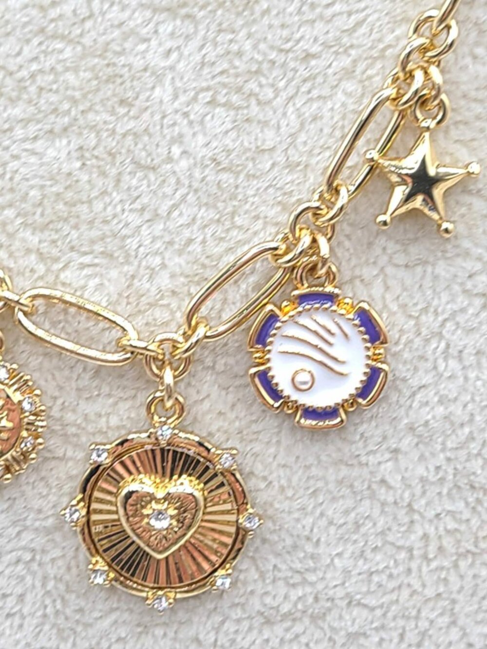 J Crew Clustered Heart Charm Chain Necklace NWOT - Picture 8 of 11